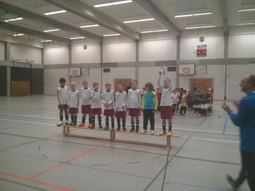 E3-Junioren erreichen den 2. Platz beim Hallenturnier